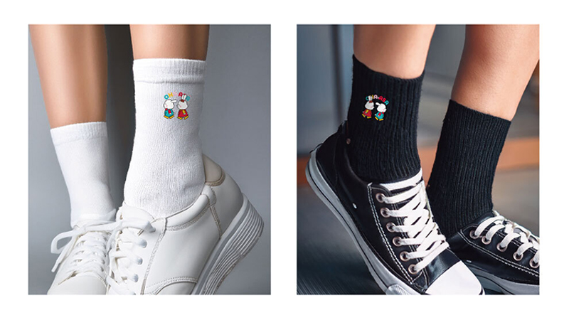 ソックス　白／黒　15cm-17cm／18cm-20cm／22-24cm　各1,000円(税込) 